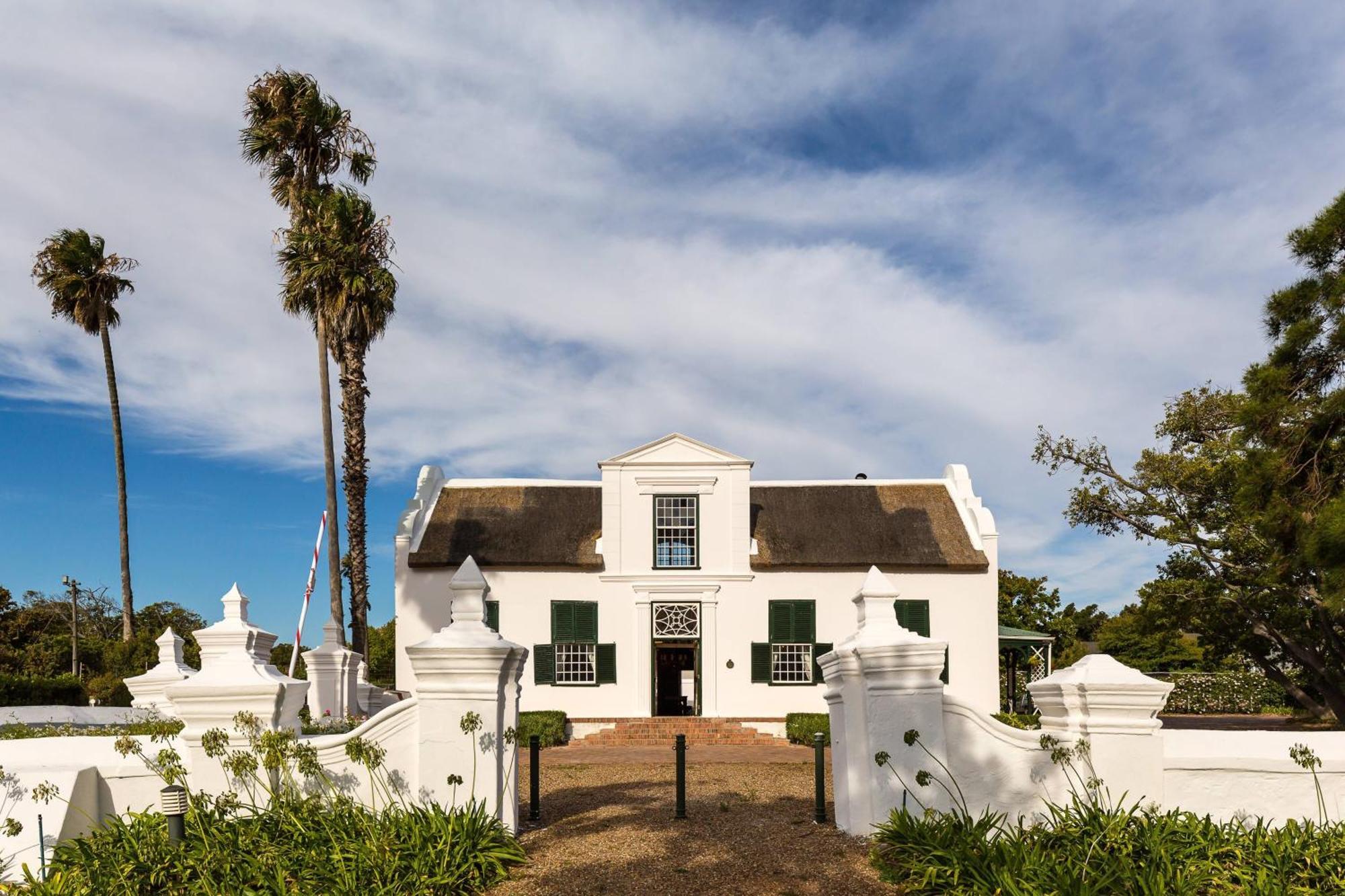 Protea Hotel By Marriott Cape Town Mowbray Exterior photo